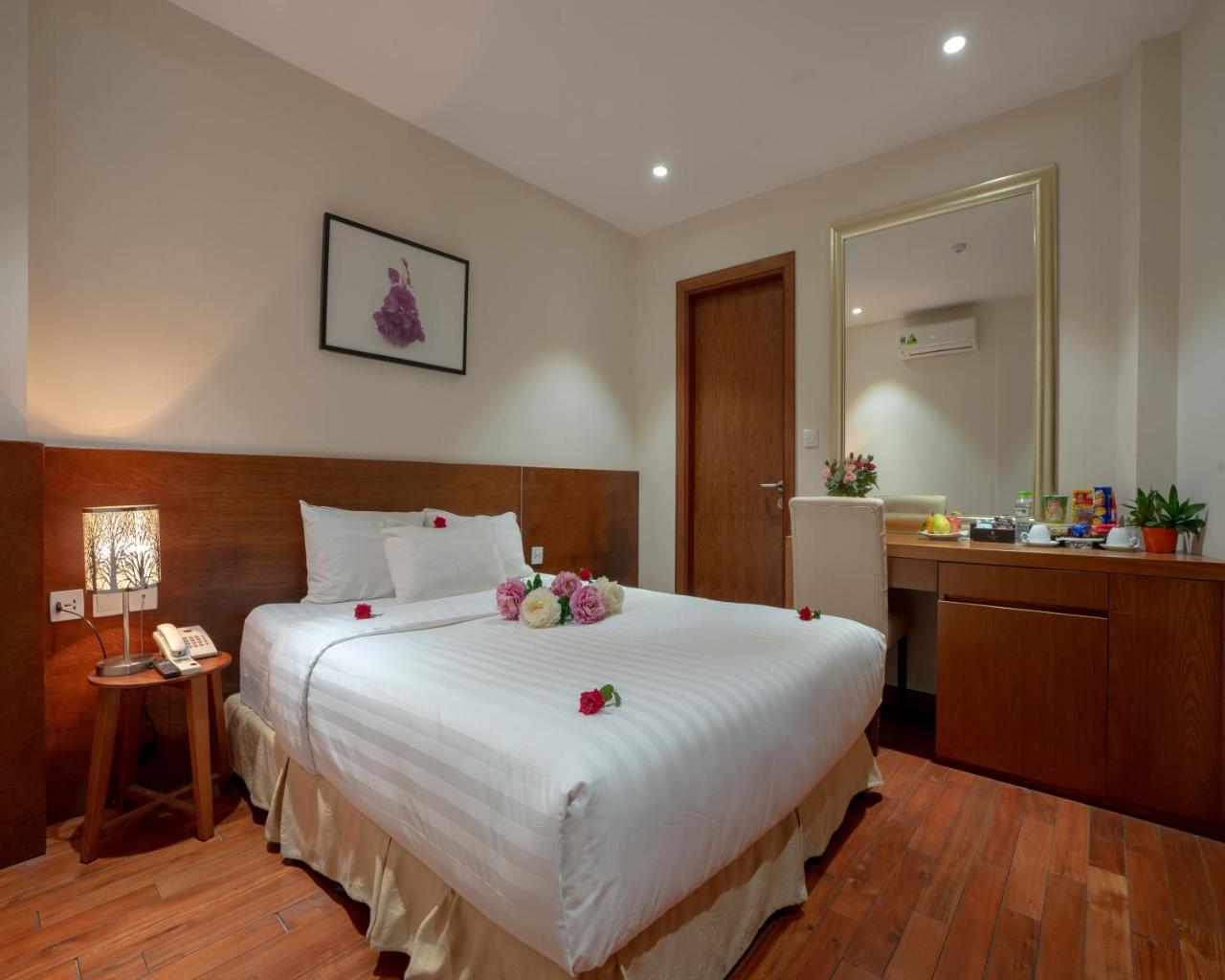 Hovi Universal - My Hotel Hanoi Buitenkant foto